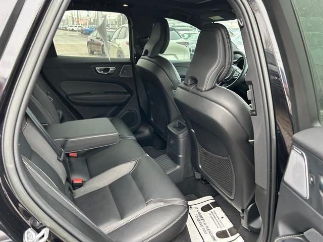 2022 Volvo XC60 Recharge T8 R-Design Extended Range