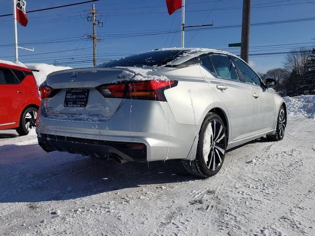 2022 Nissan Altima SR FWD