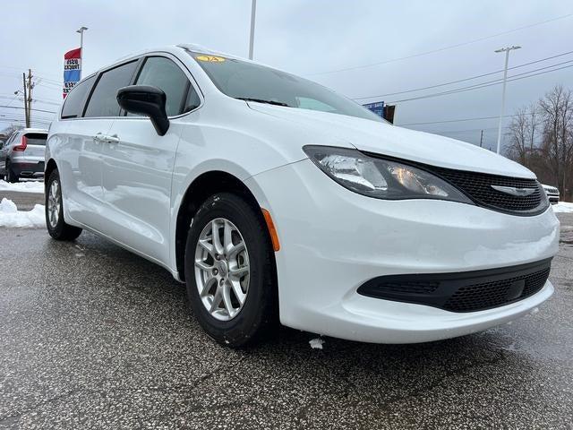 2024 Chrysler Voyager LX