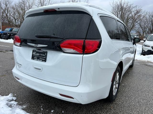 2024 Chrysler Voyager LX
