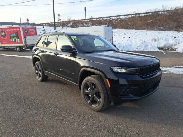 2025 Jeep Grand Cherokee GRAND CHEROKEE ALTITUDE 4X4