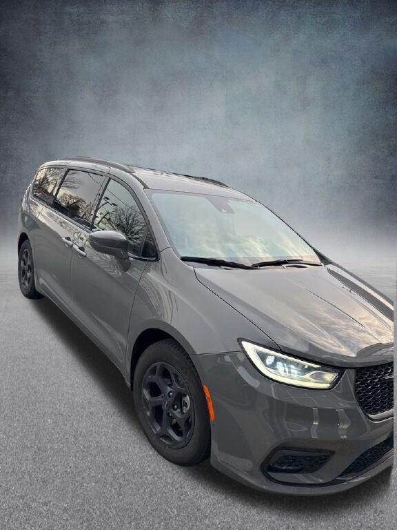 2021 Chrysler Pacifica Hybrid Touring L 2021 Chrysler Pacifica Hybrid Touring L