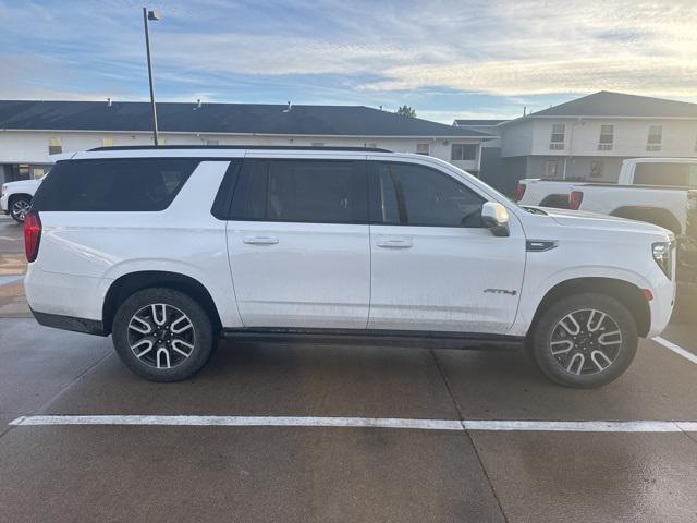 2021 GMC Yukon XL 4WD AT4
