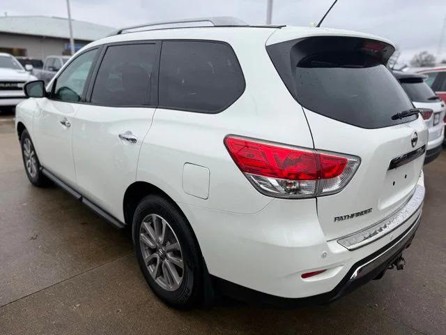 2016 Nissan Pathfinder SV