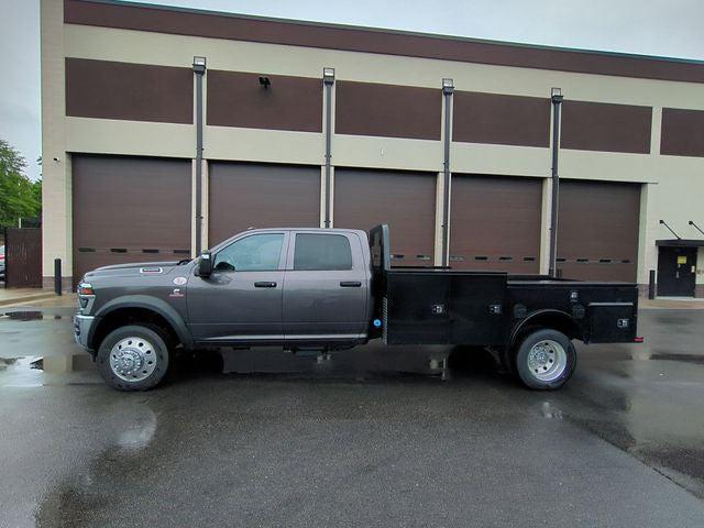 2026 RAM Ram 5500 Chassis Cab RAM 5500 TRADESMAN CHASSIS CREW CAB 4X4 84 CA