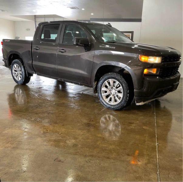 2021 Chevrolet Silverado 1500 4WD Crew Cab Short Bed Custom