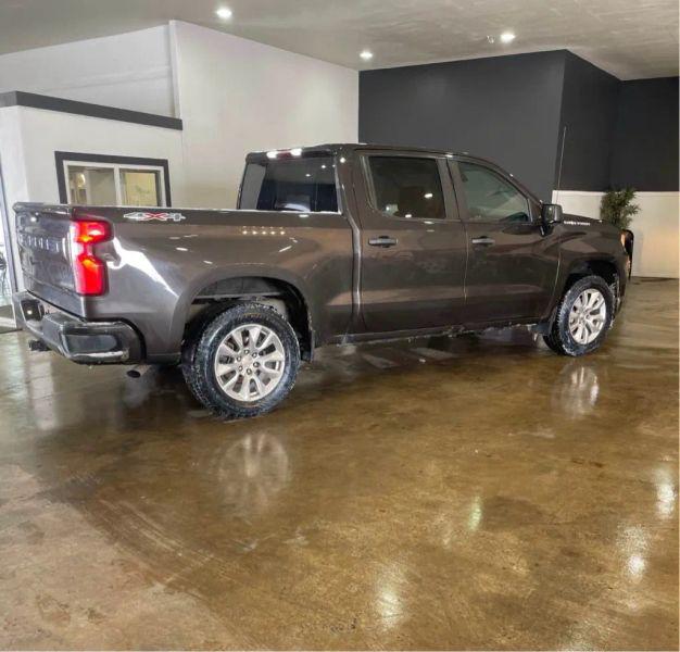 2021 Chevrolet Silverado 1500 4WD Crew Cab Short Bed Custom
