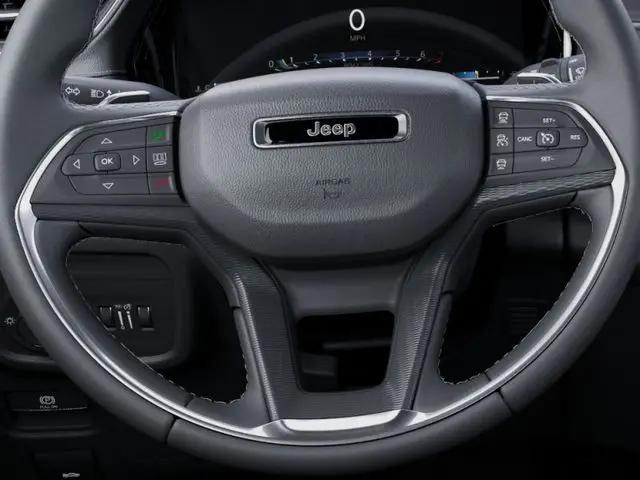 2025 Jeep Grand Cherokee Laredo X 4x4