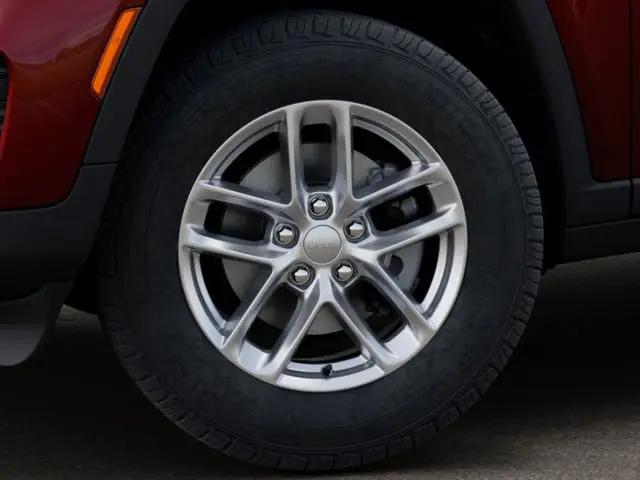 2025 Jeep Grand Cherokee Laredo X 4x4