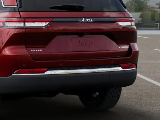 2025 Jeep Grand Cherokee Laredo X 4x4