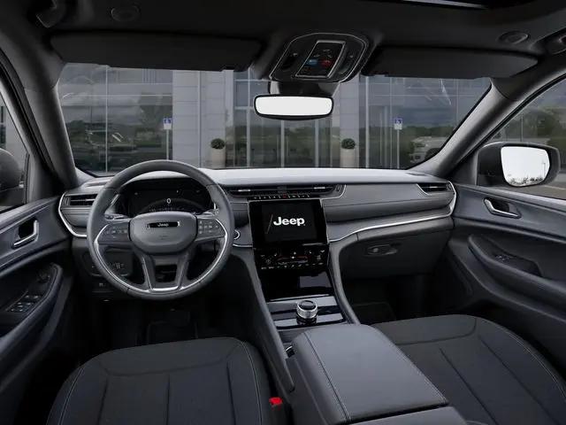 2025 Jeep Grand Cherokee Laredo X 4x4