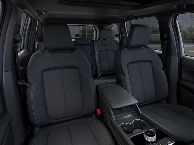 2025 Jeep Grand Cherokee Laredo X 4x4