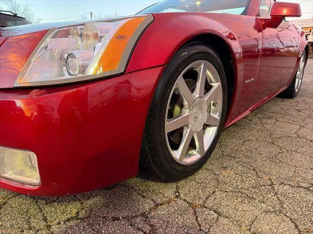 2005 Cadillac XLR Standard
