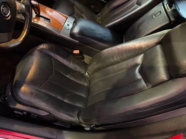 2005 Cadillac XLR Standard