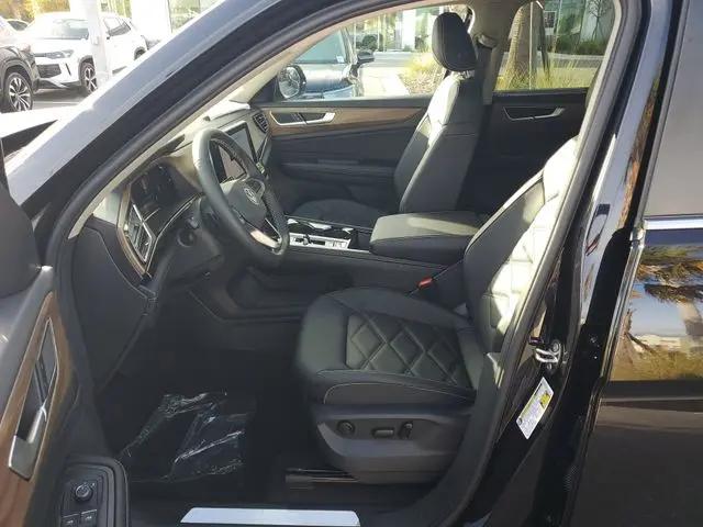 2026 Volkswagen Atlas SE with Technology