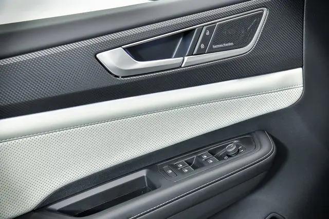 2026 Volkswagen Atlas Cross Sport SEL Premium R-Line