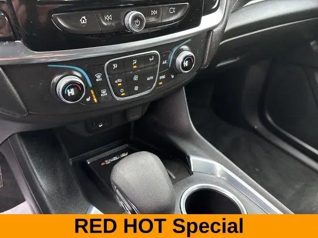 2022 Chevrolet Traverse AWD LT Cloth