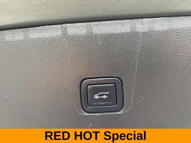 2022 Chevrolet Traverse AWD LT Cloth