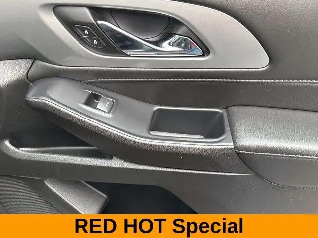 2022 Chevrolet Traverse AWD LT Cloth