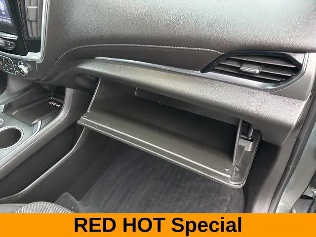 2022 Chevrolet Traverse AWD LT Cloth
