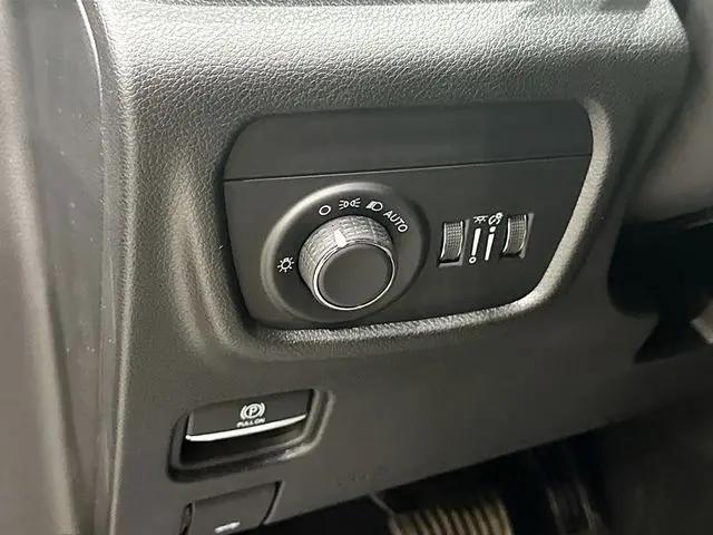 2025 Jeep Grand Cherokee L Laredo 4x4