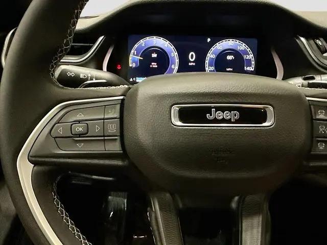 2025 Jeep Grand Cherokee L Laredo 4x4