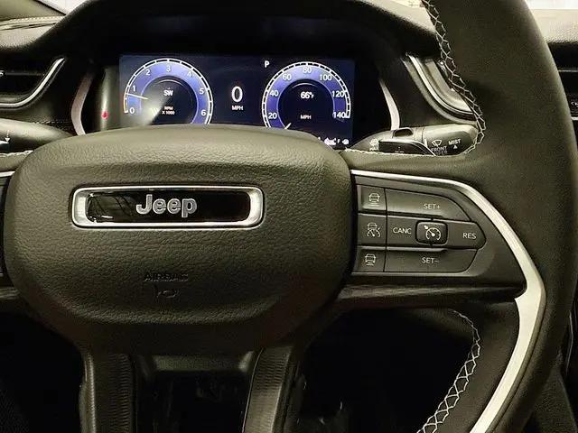 2025 Jeep Grand Cherokee L Laredo 4x4