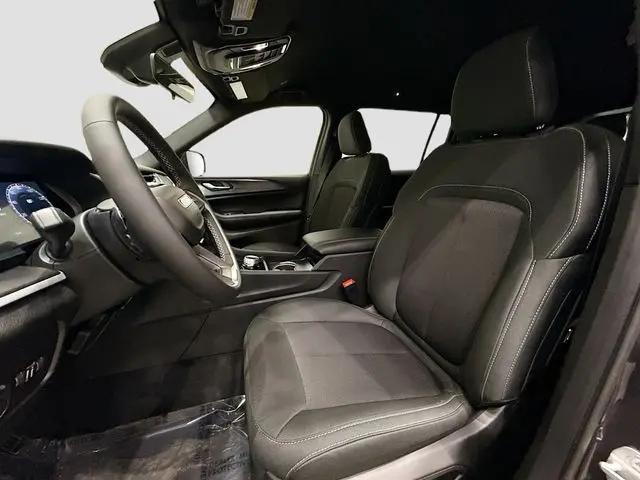2025 Jeep Grand Cherokee L Laredo 4x4