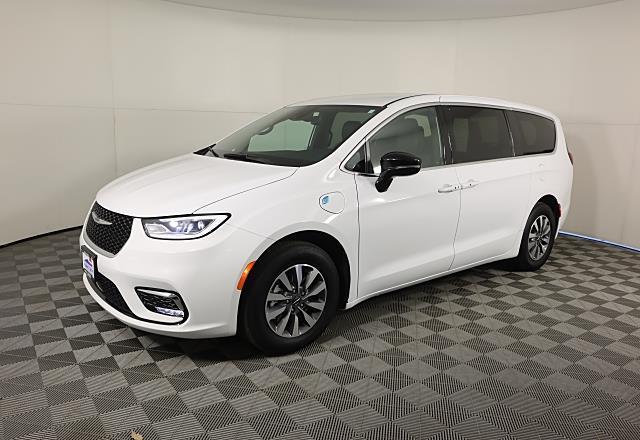 2025 Chrysler Pacifica Hybrid Select 2025 Chrysler Pacifica Hybrid Select