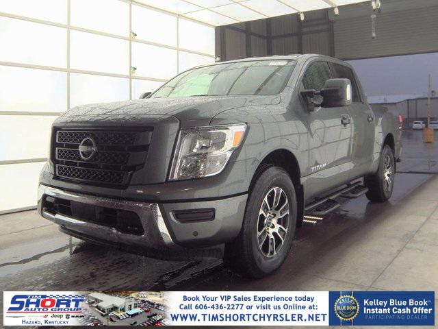 2024 Nissan TITAN Crew Cab SV 4x4