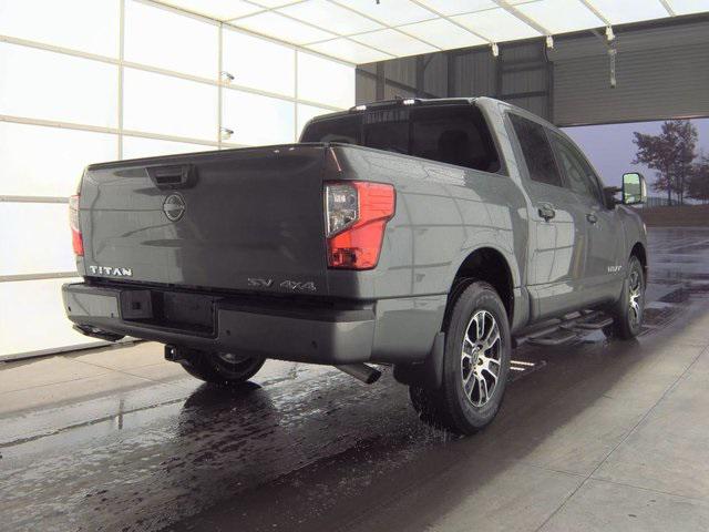 2024 Nissan TITAN Crew Cab SV 4x4