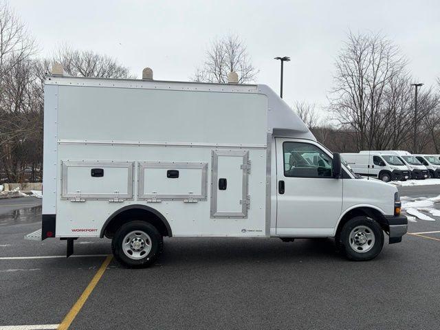 2025 Chevrolet Express Cutaway Work Van