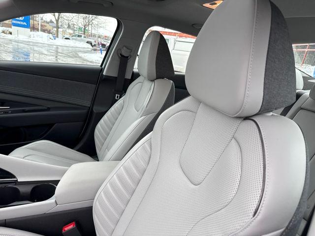 2025 Hyundai Elantra Hybrid Limited
