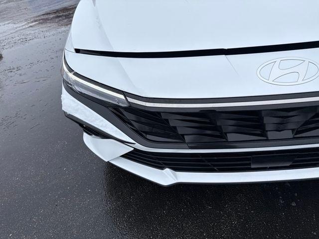 2025 Hyundai Elantra Hybrid Limited