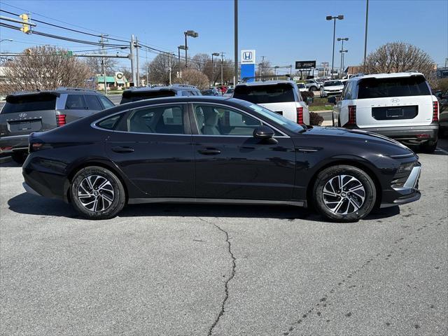 2026 Hyundai Sonata Hybrid Blue