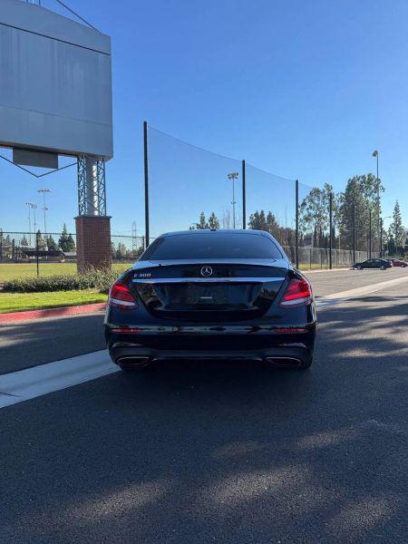 2019 Mercedes-Benz E-CLASS E 300 E 300