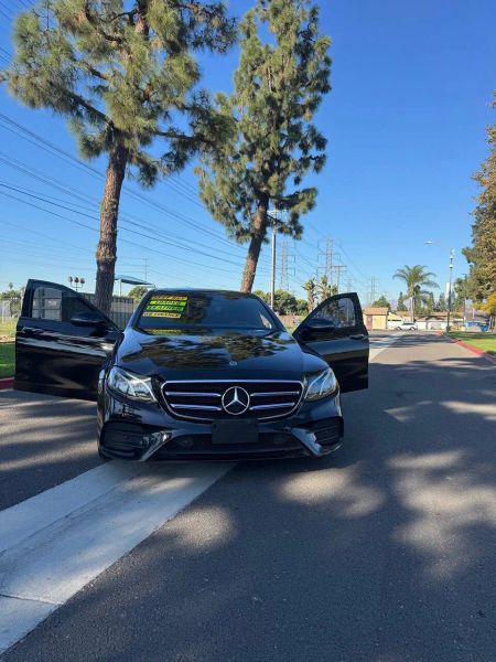2019 Mercedes-Benz E-CLASS E 300 E 300