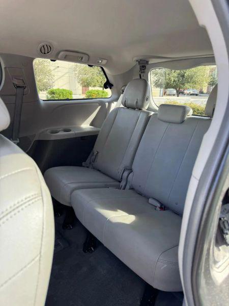 2016 Toyota Sienna XLE 8 Passenger