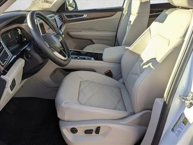 2026 Volkswagen Atlas SE with Technology
