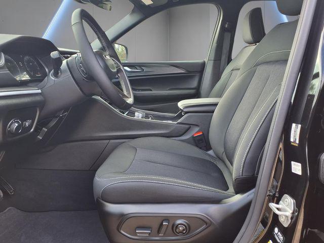 2025 Jeep Grand Cherokee Laredo X 4x2