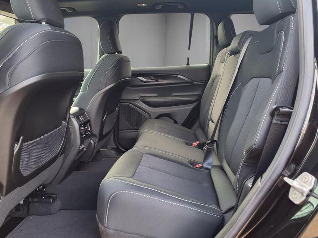 2025 Jeep Grand Cherokee Laredo X 4x2