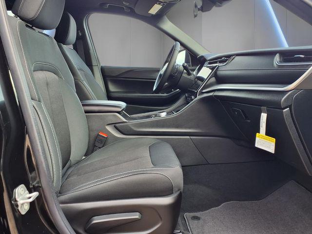 2025 Jeep Grand Cherokee Laredo X 4x2