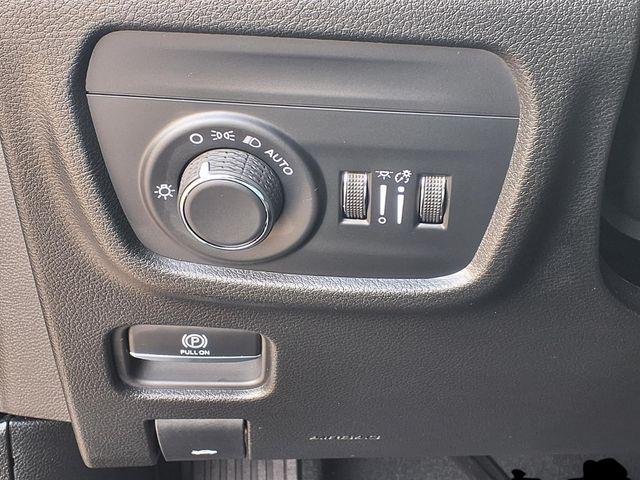 2025 Jeep Grand Cherokee Laredo X 4x2