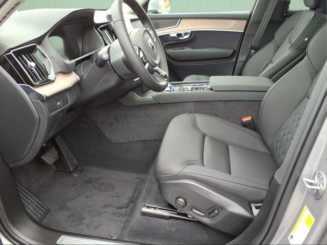 2026 Volvo XC90 Core, B6 AWD Gas (mild hybrid), Gasoline, Bright, 7 Seats