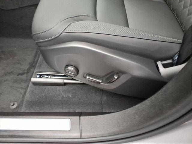 2026 Volvo XC90 Core, B6 AWD Gas (mild hybrid), Gasoline, Bright, 7 Seats
