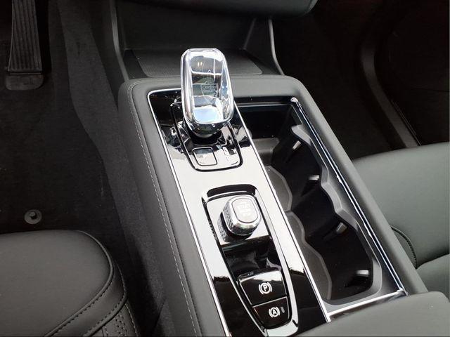 2026 Volvo XC90 Core, B6 AWD Gas (mild hybrid), Gasoline, Bright, 7 Seats