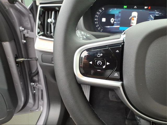 2026 Volvo XC90 Core, B6 AWD Gas (mild hybrid), Gasoline, Bright, 7 Seats