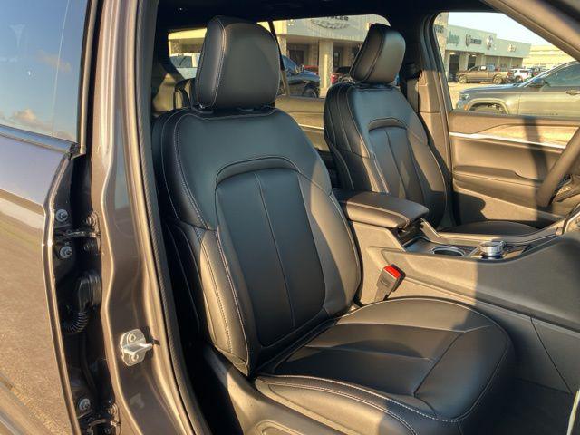 2025 Jeep Grand Cherokee L Limited 4x4