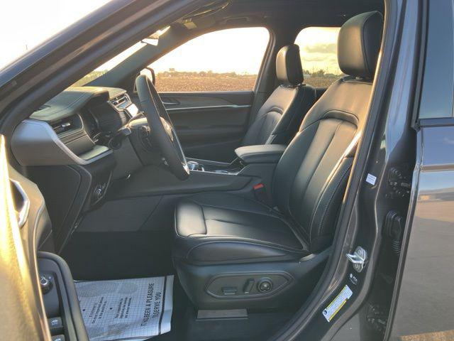 2025 Jeep Grand Cherokee L Limited 4x4