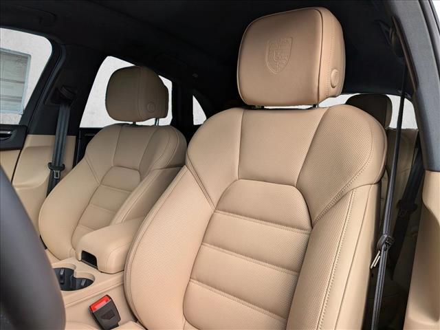 2026 Porsche Macan AWD
